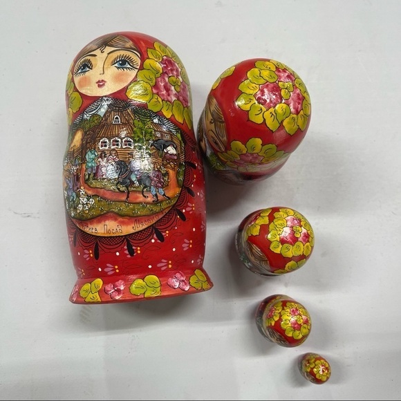 Russian Nesting Dolls - Picture 1 of 7